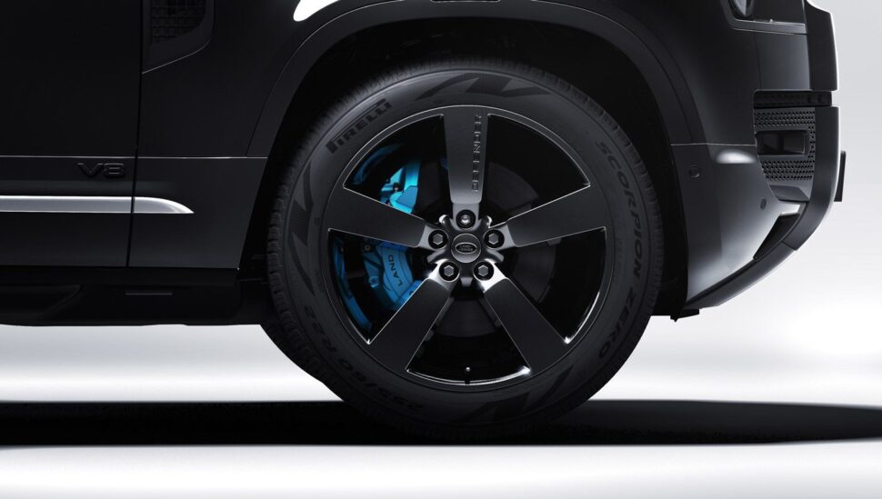 Land Rover Defender Bond Edition
