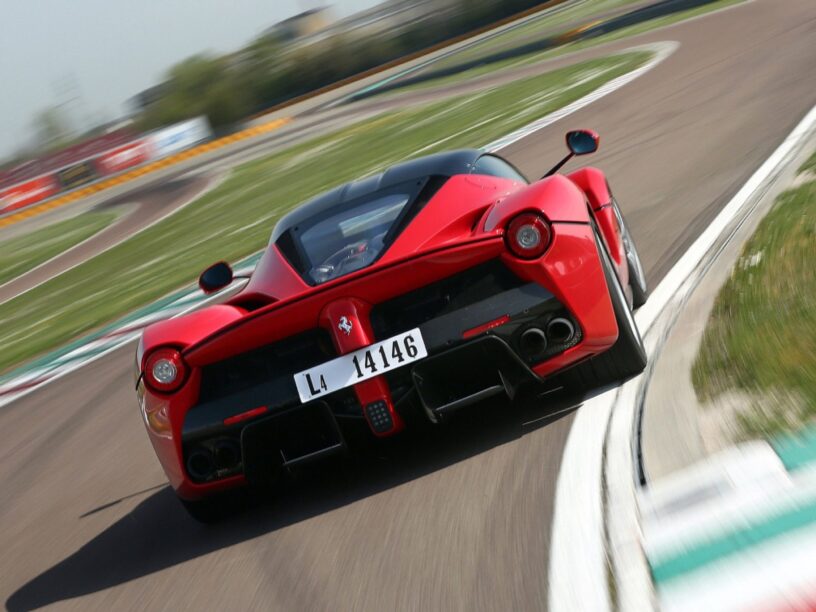 LaFerrari met V12