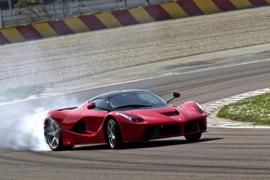 LaFerrari met V12