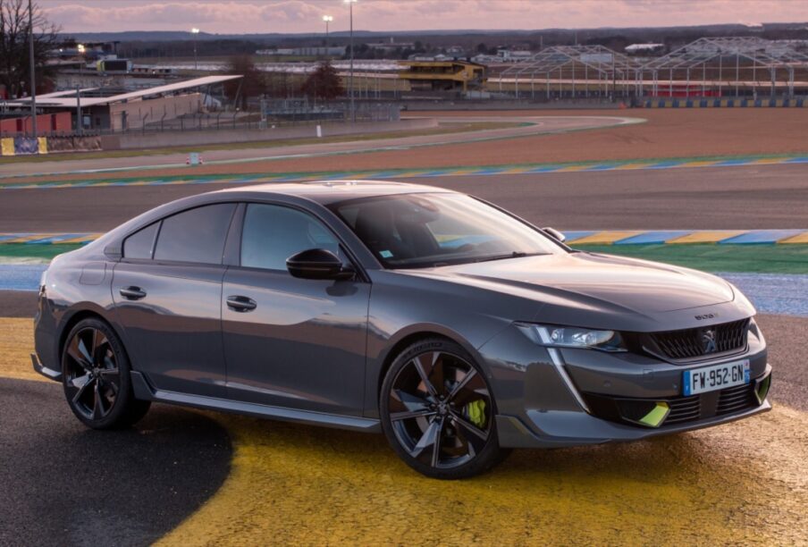 Middenklasse sportsedan