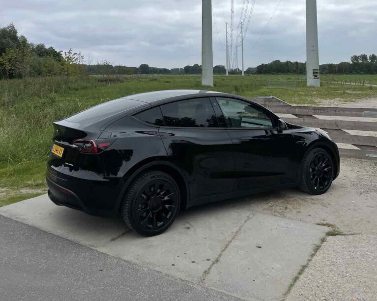 Tesla Model Y rijtest