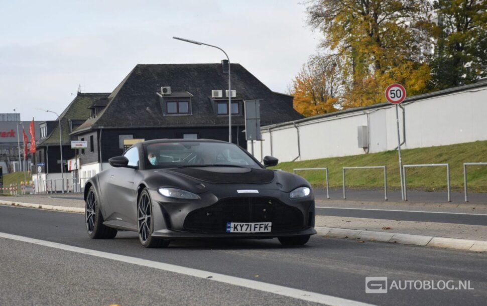 De nieuwe Aston Martin V12 Vantage