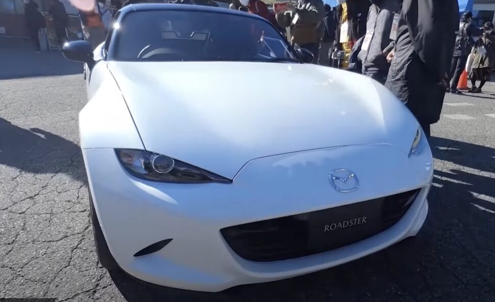 Mazda MX-5 990S