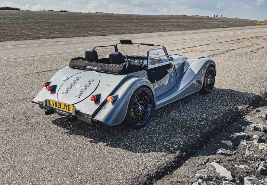 Morgan Plus 6 rijtest