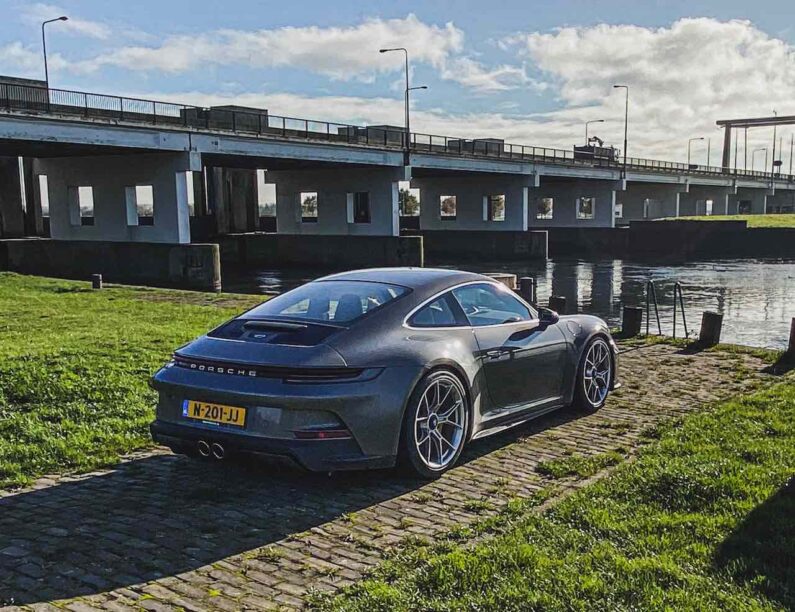 Porsche 992 GT3 Touring rijtest