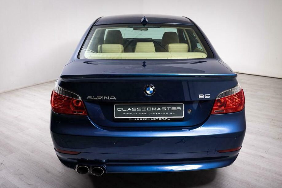 BMW M5 vs. Alpina B5