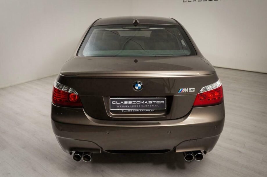BMW M5 vs. Alpina B5