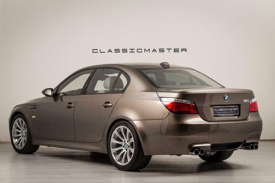 BMW M5 vs. Alpina B5