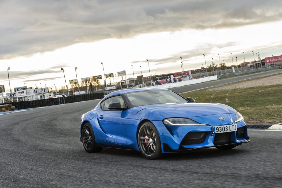 GR Supra met handbak