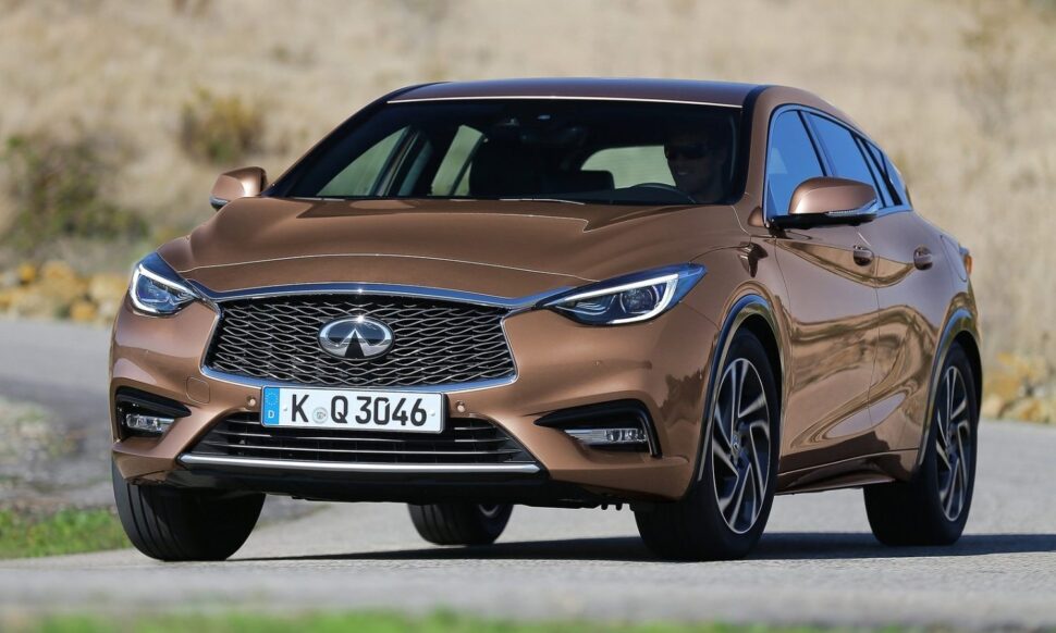 Infiniti Q30