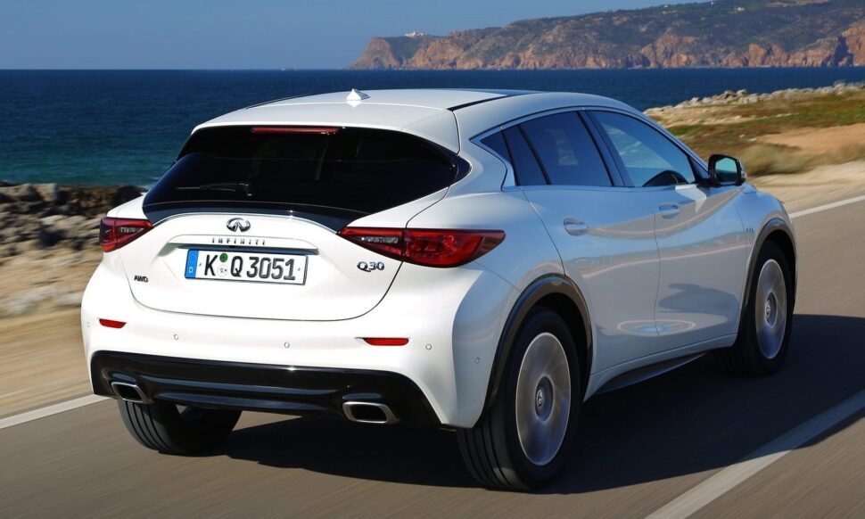 Infiniti Q30