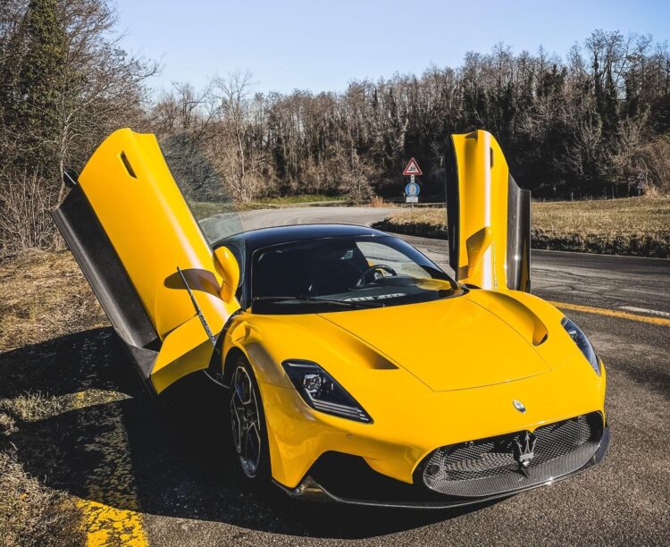Maserati MC20 rijtest
