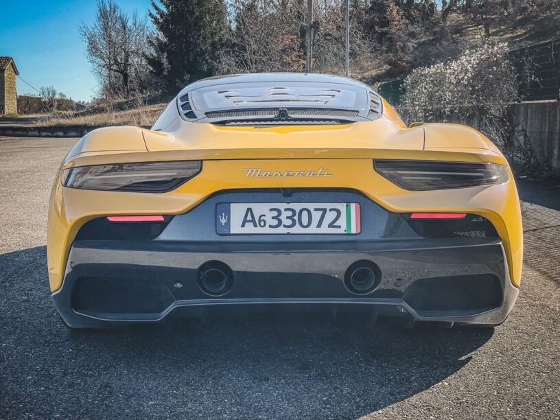 Maserati MC20 Giallo Genio