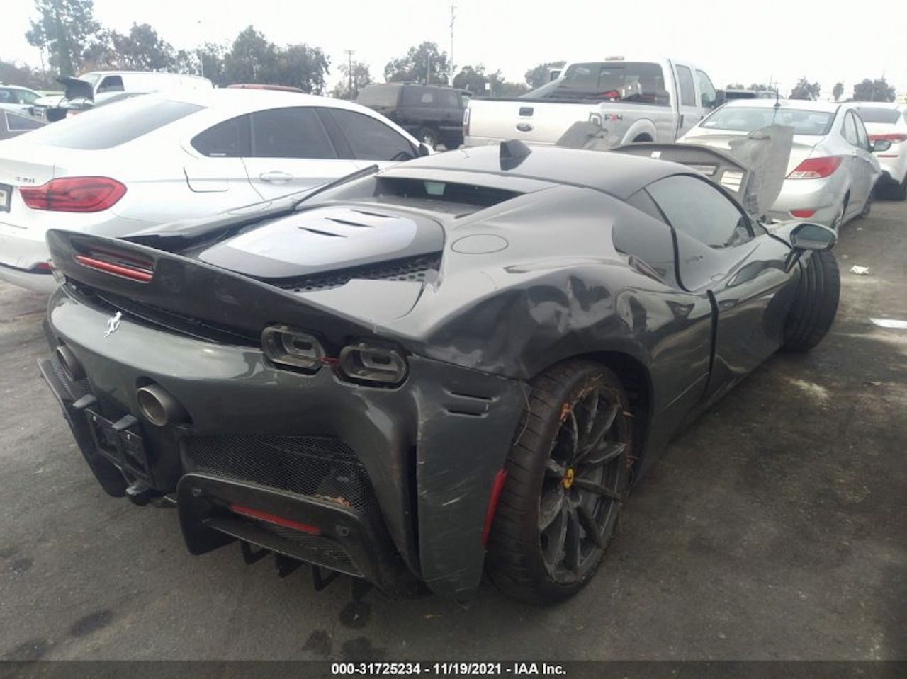 Ferrari SF90 Stradale crash