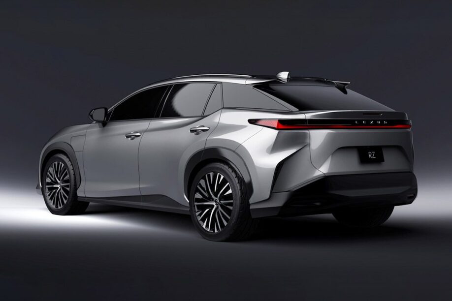 Naast het exterieur is nu ook het interieur van de Lexus RZ 450e bekend