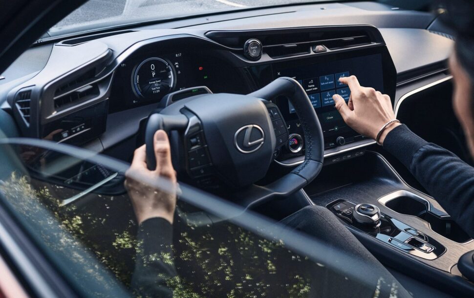 Lexus RZ 450e interieur