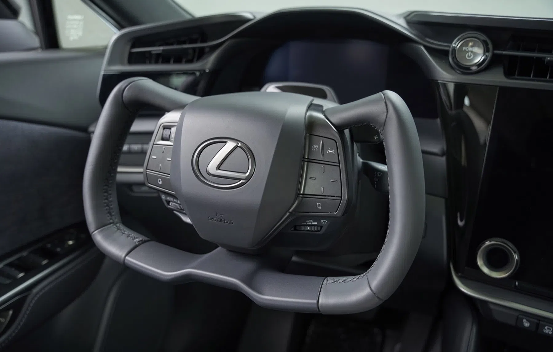 Lexus RZ450e