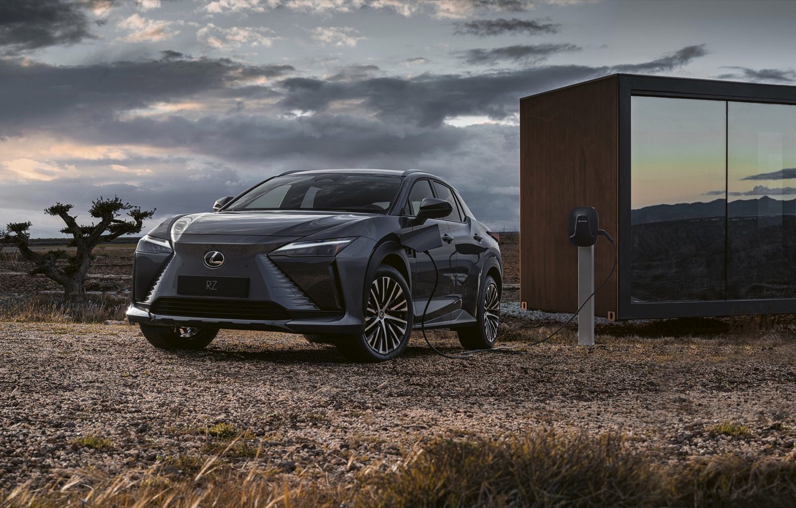 Lexus RZ450e