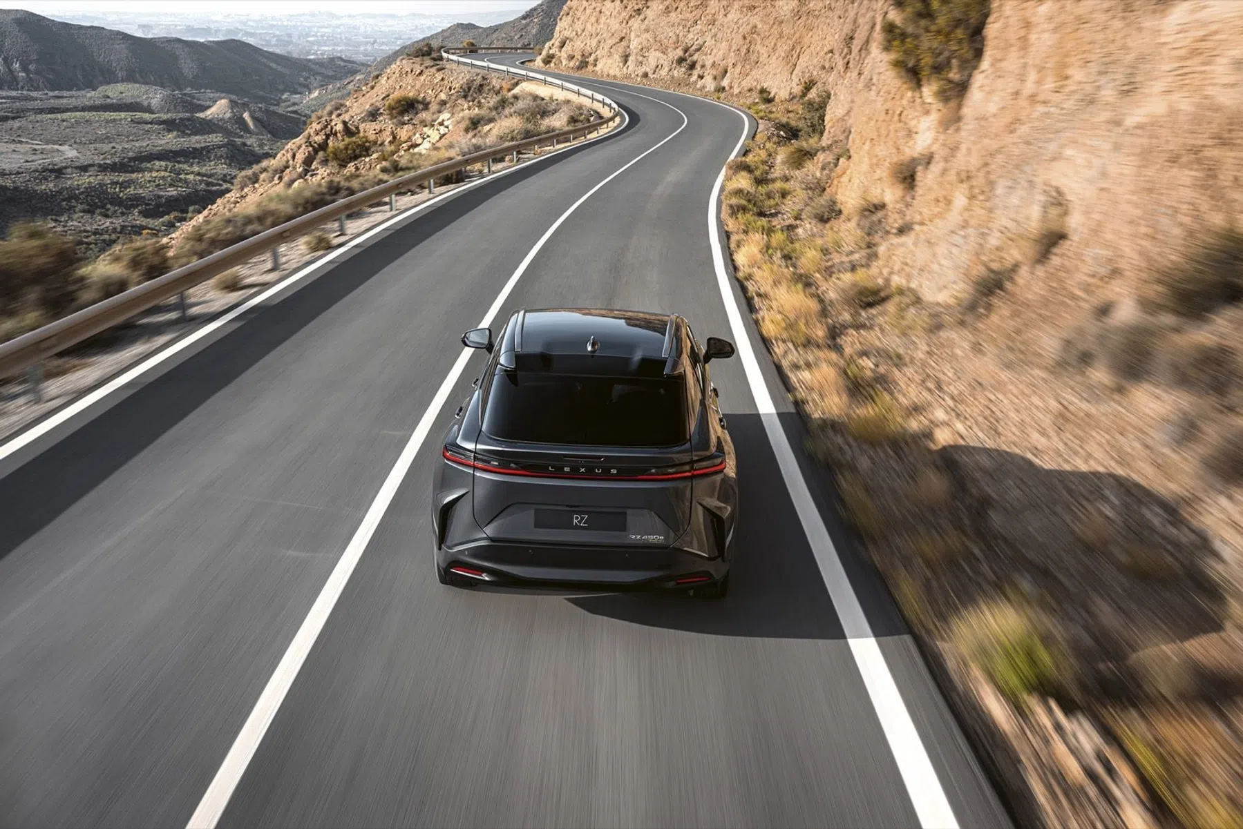 Lexus RZ450e