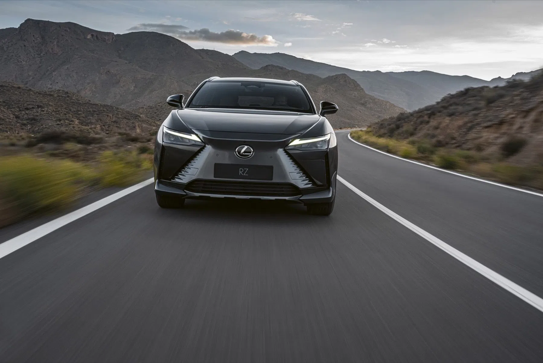 Lexus RZ450e