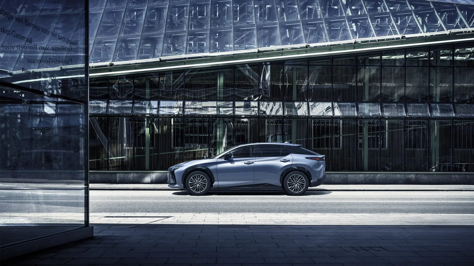 Lexus RZ450e