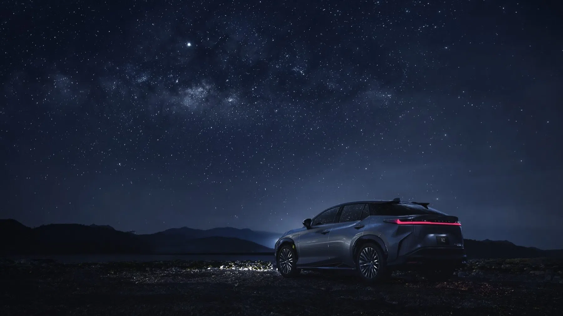Lexus RZ450e