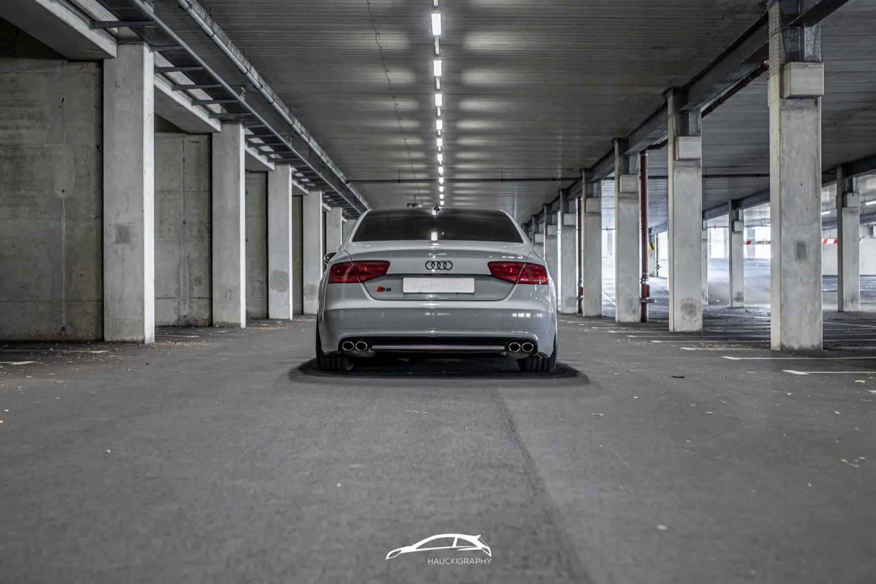 oude Audi S8