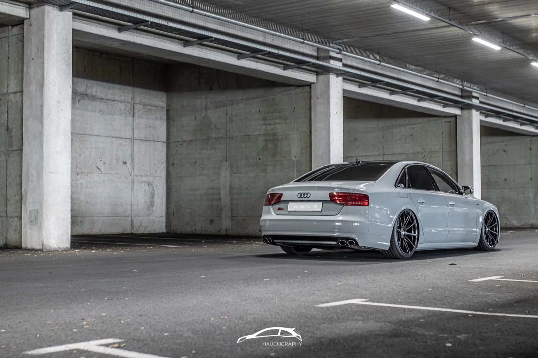 oude Audi S8
