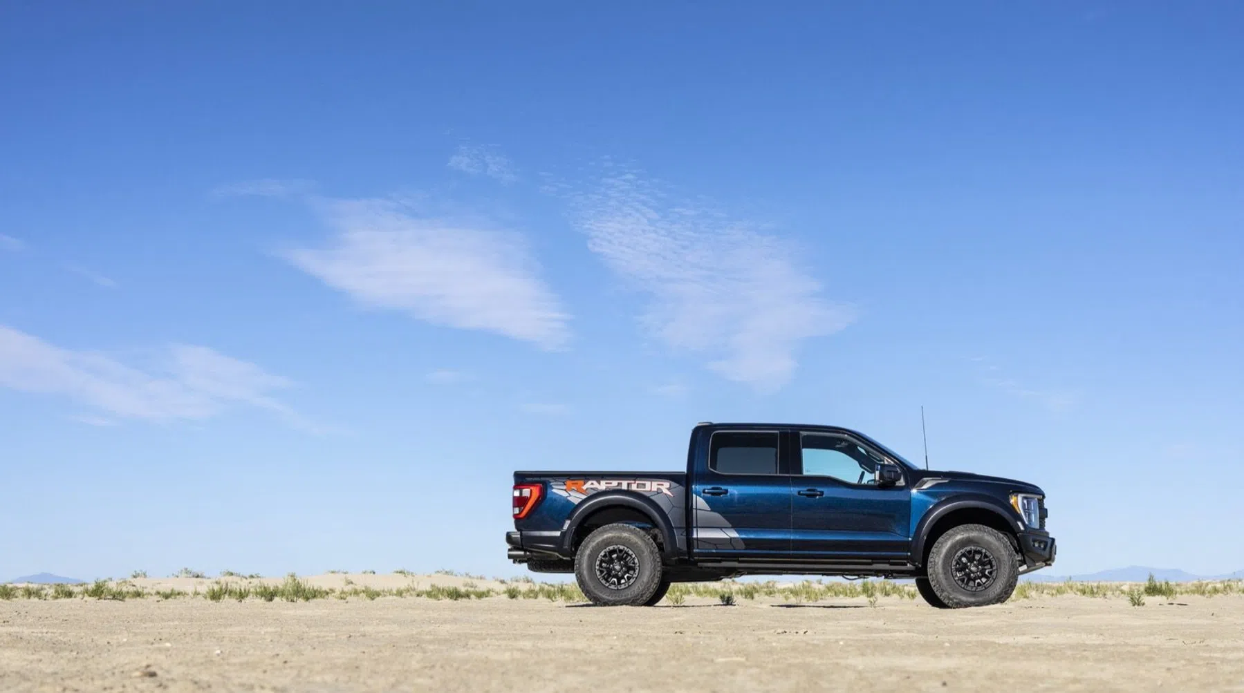 Ford introduceert machtig zuipende Raptor R. Iedereen blij
