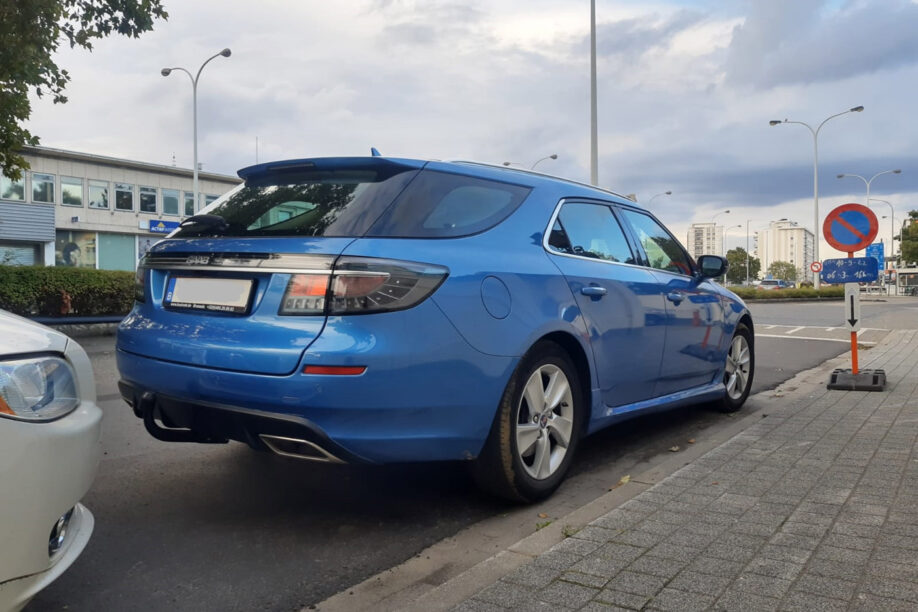 Blauwe auto's op Blue Monday