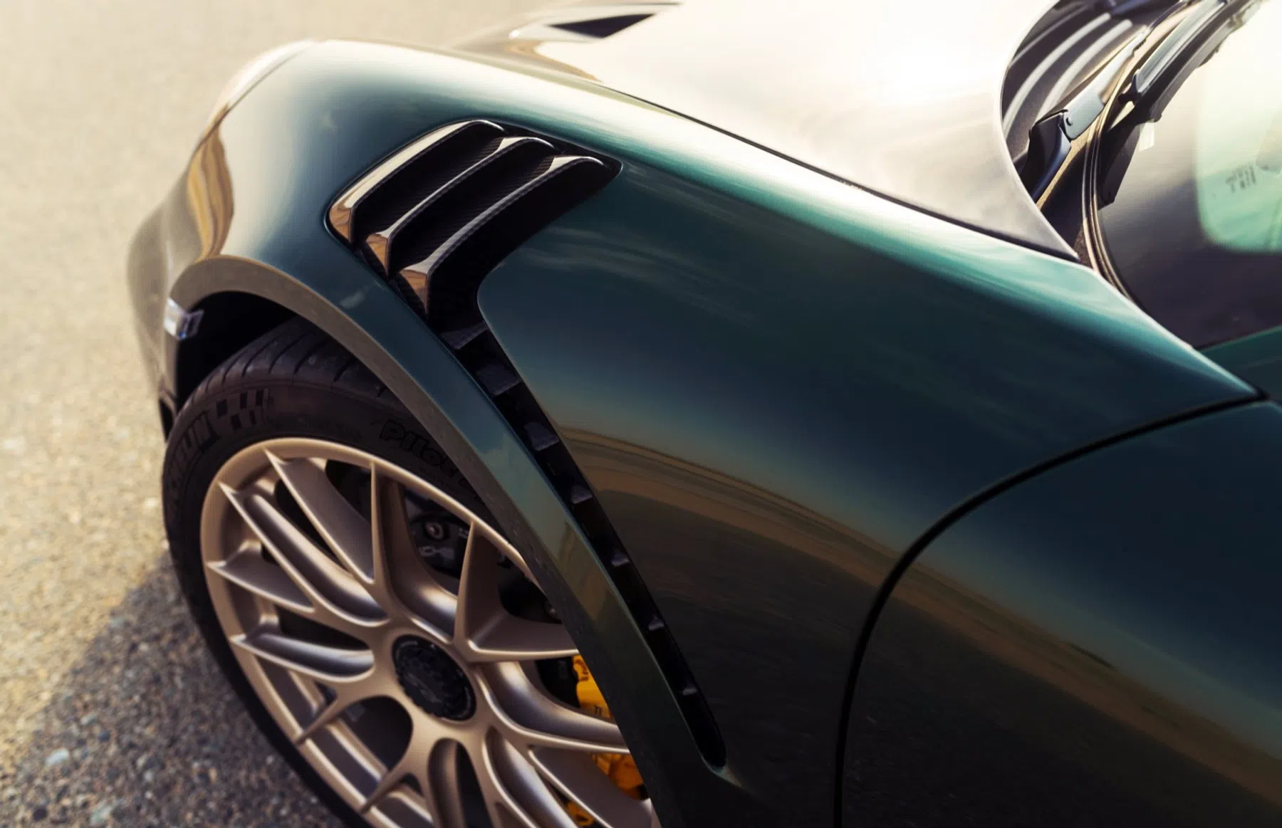 donkergroene 911 GT2 RS