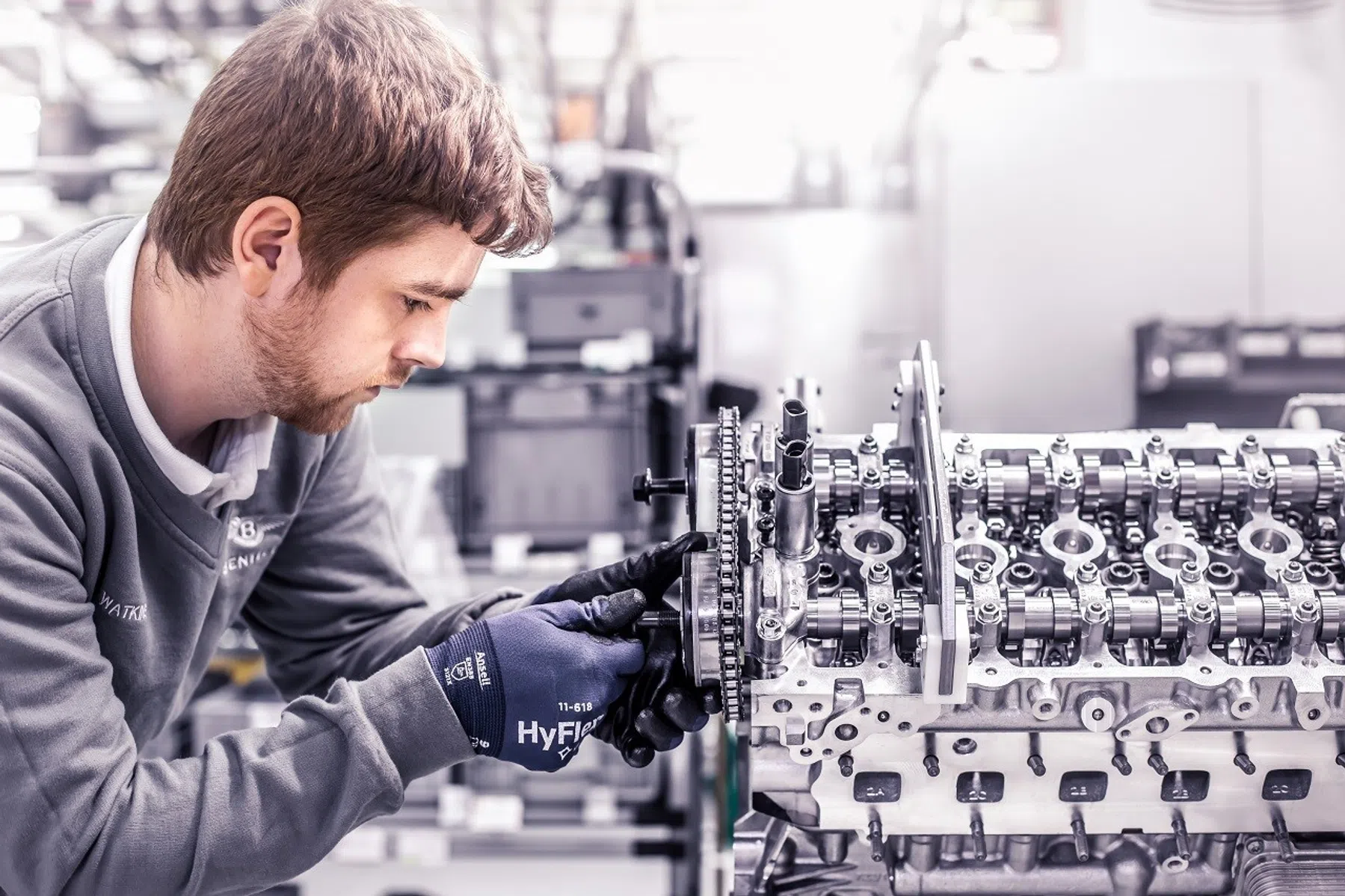 Bentley W12 motor productie stopt met Batur