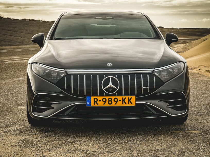 Mercedes-AMG EQS53 grille