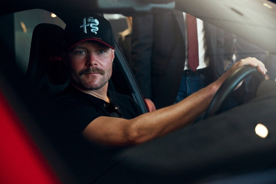 Valtteri Bottas in zijn Giulia GTAm