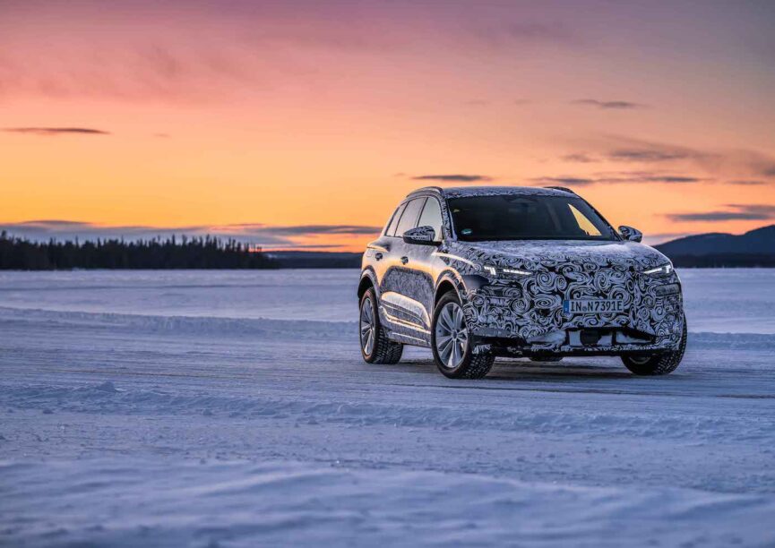 Audi Q6 e-tron laat alvast zijn gespleten koplampen zien