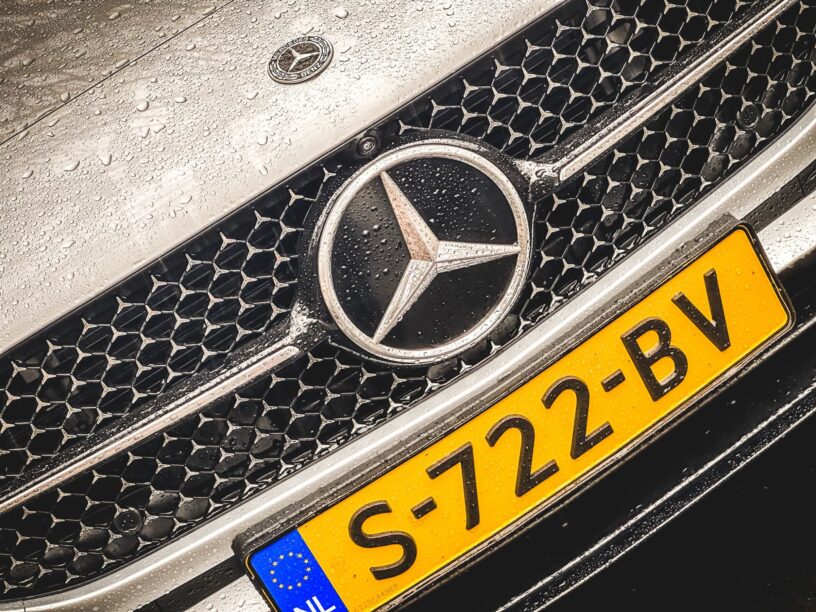 Mercedes-Benz A180 limousine met AMG grille