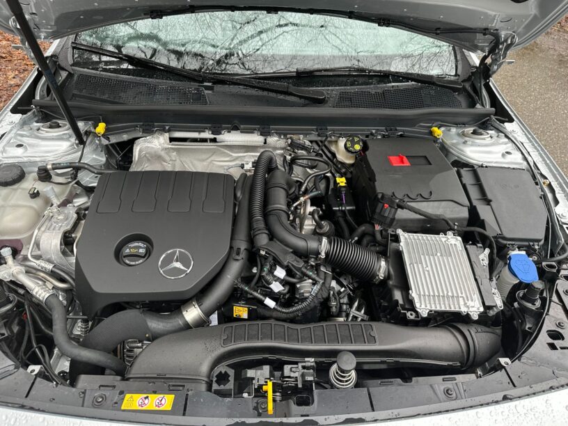 Mercedes-Benz A180 motorblok - rijtest