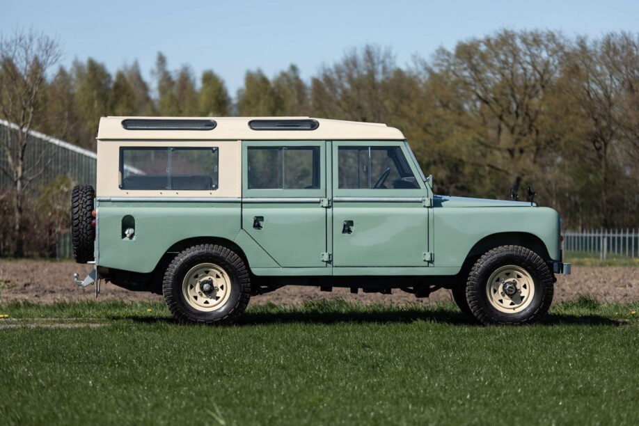 Land Rover Santana Series III