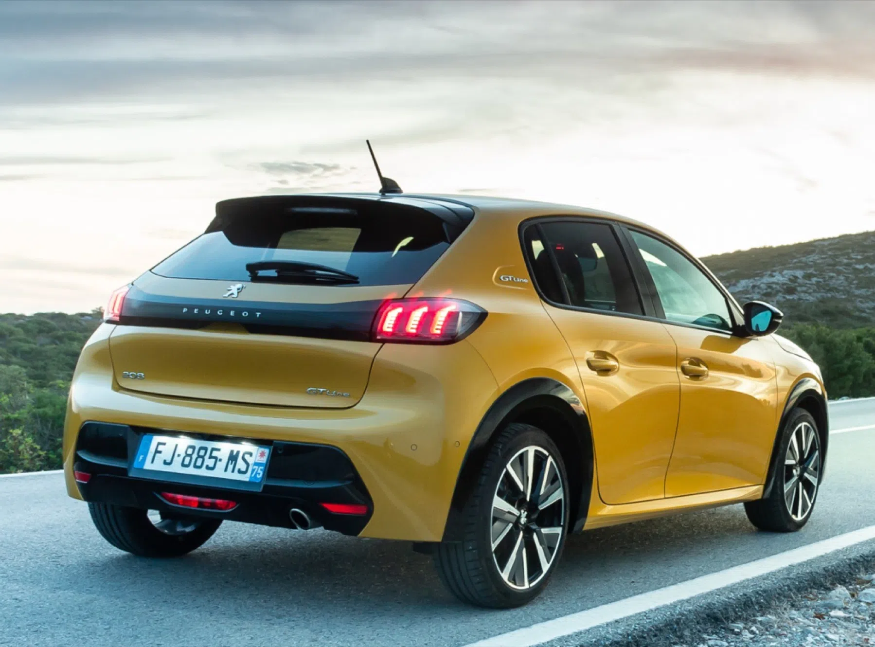 complete warme hatchback