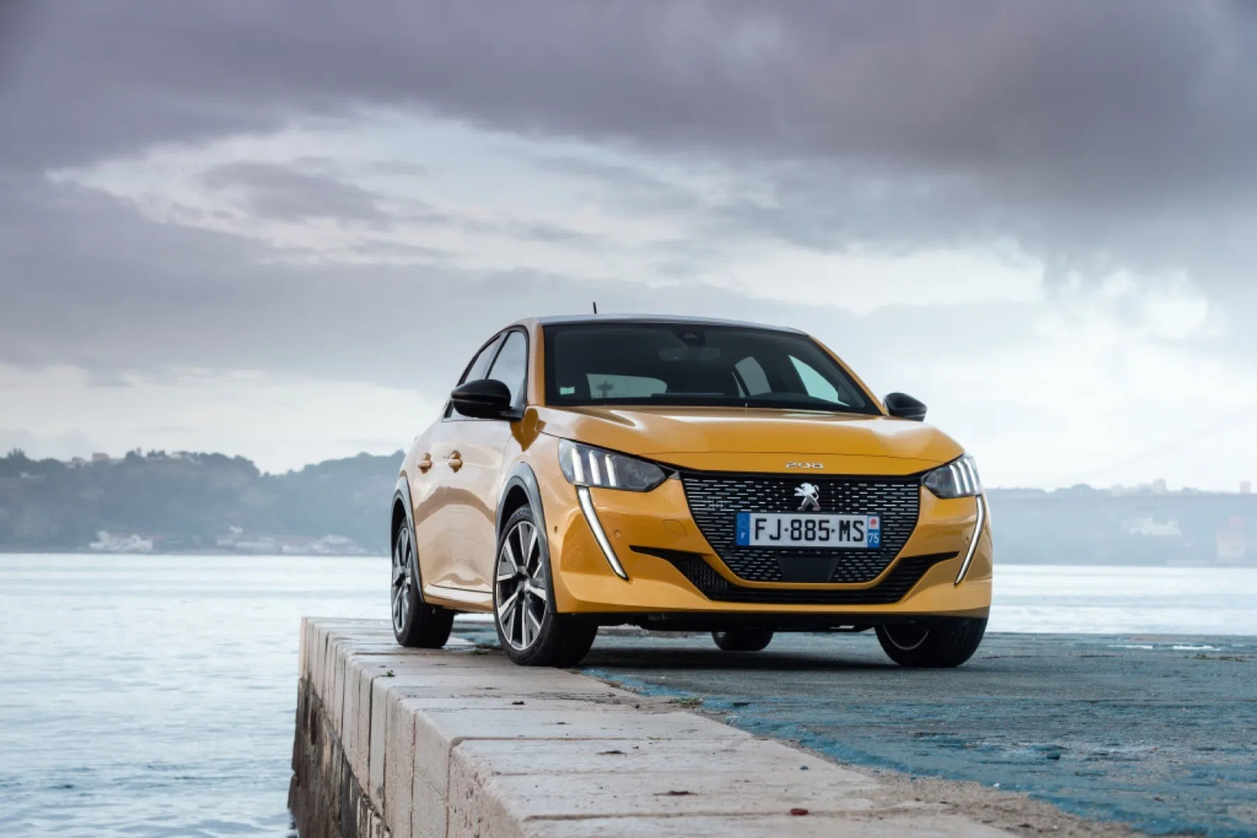 complete warme hatchback