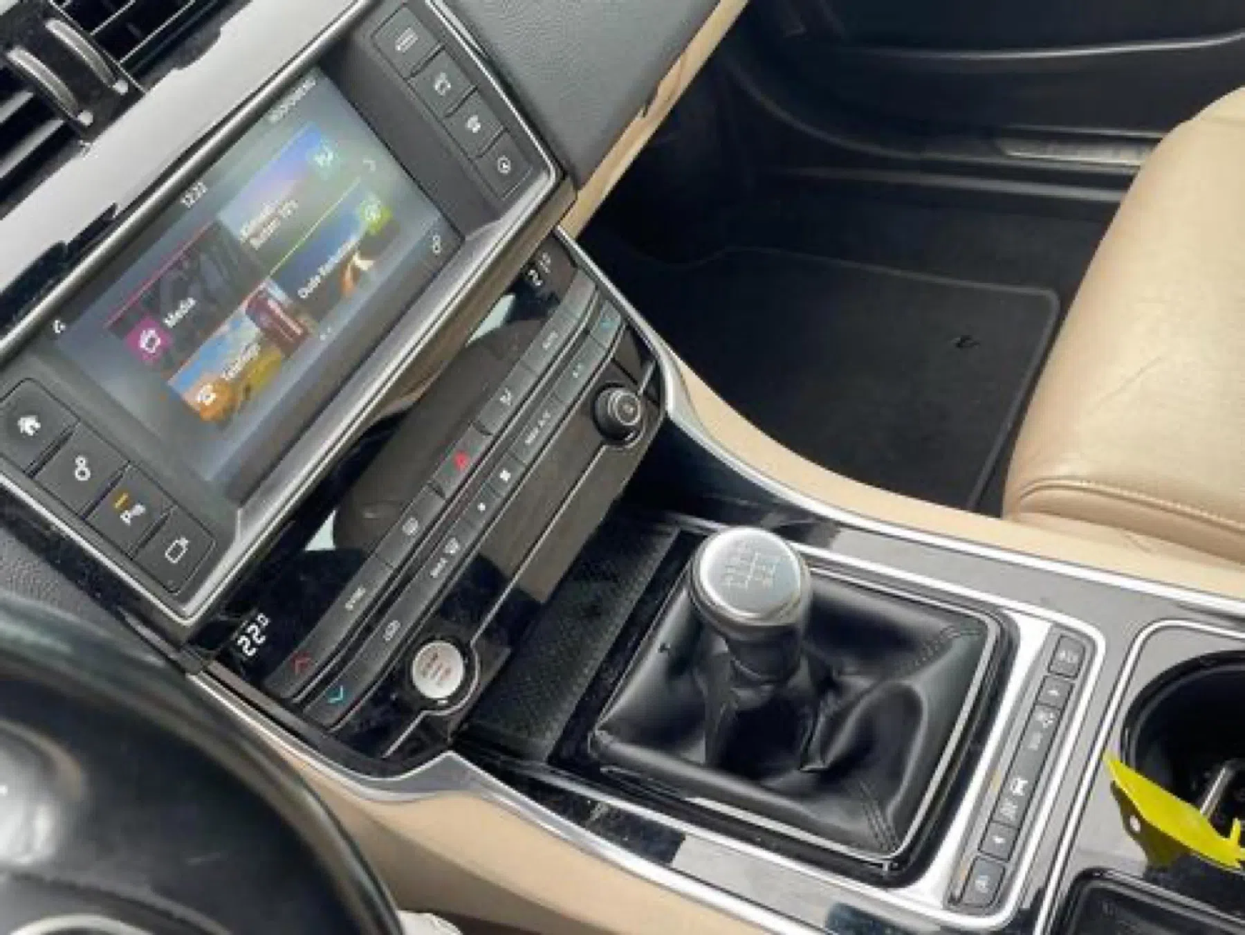 Jaguar XE occasions