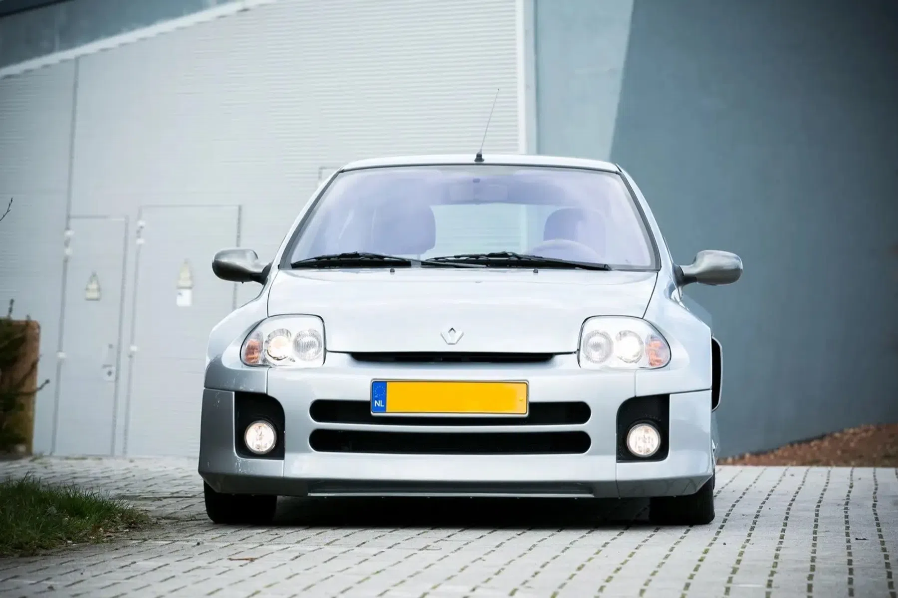 Clio V6 drie ton