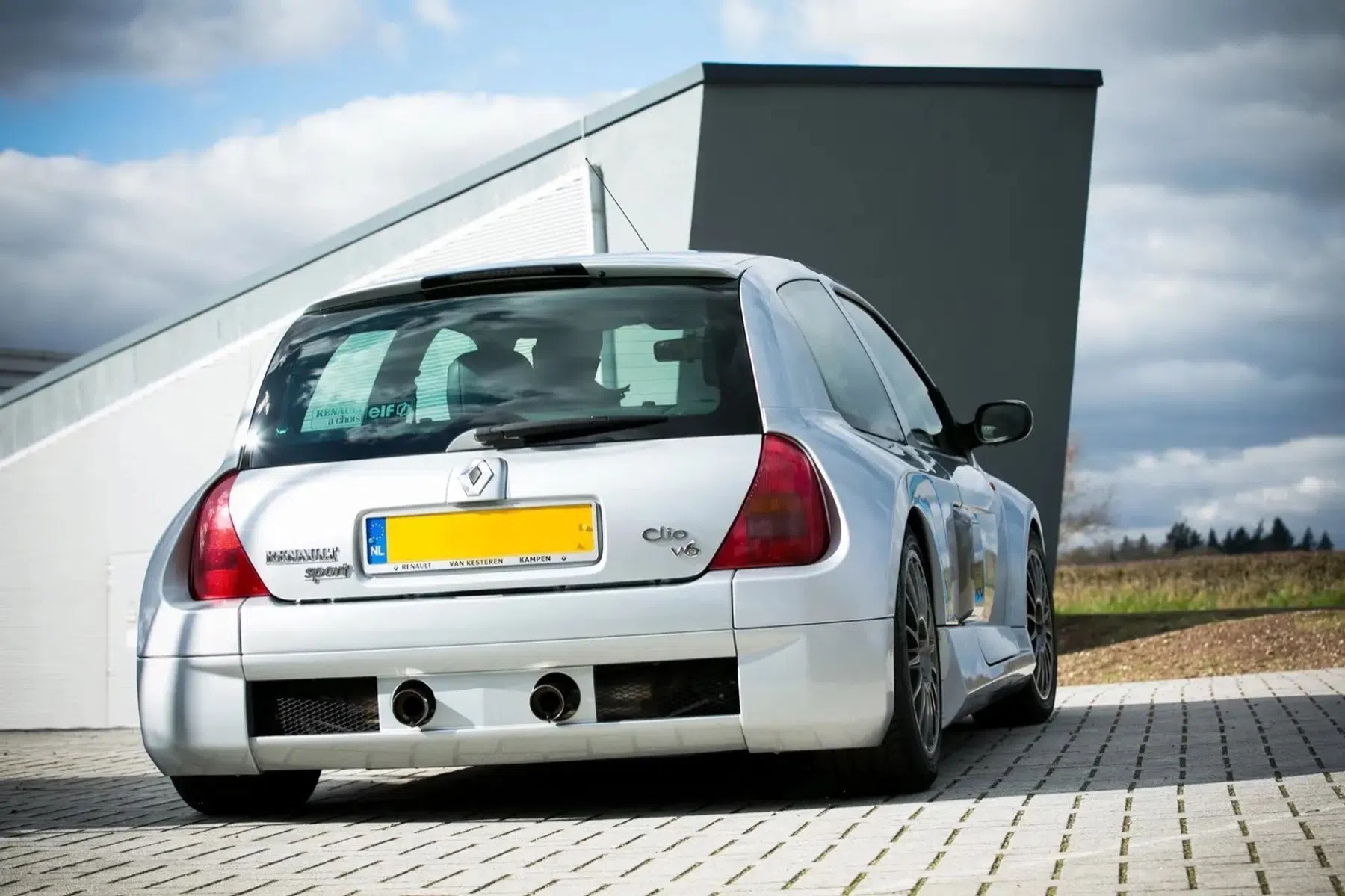 Clio V6 drie ton