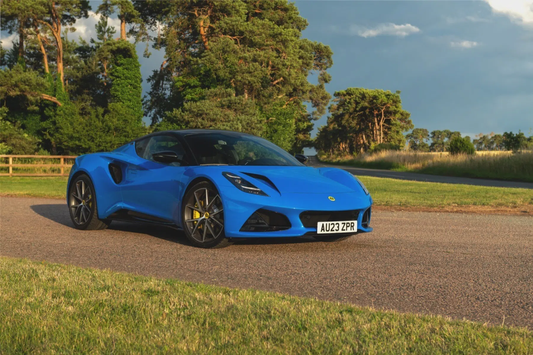 Lotus Emira i4