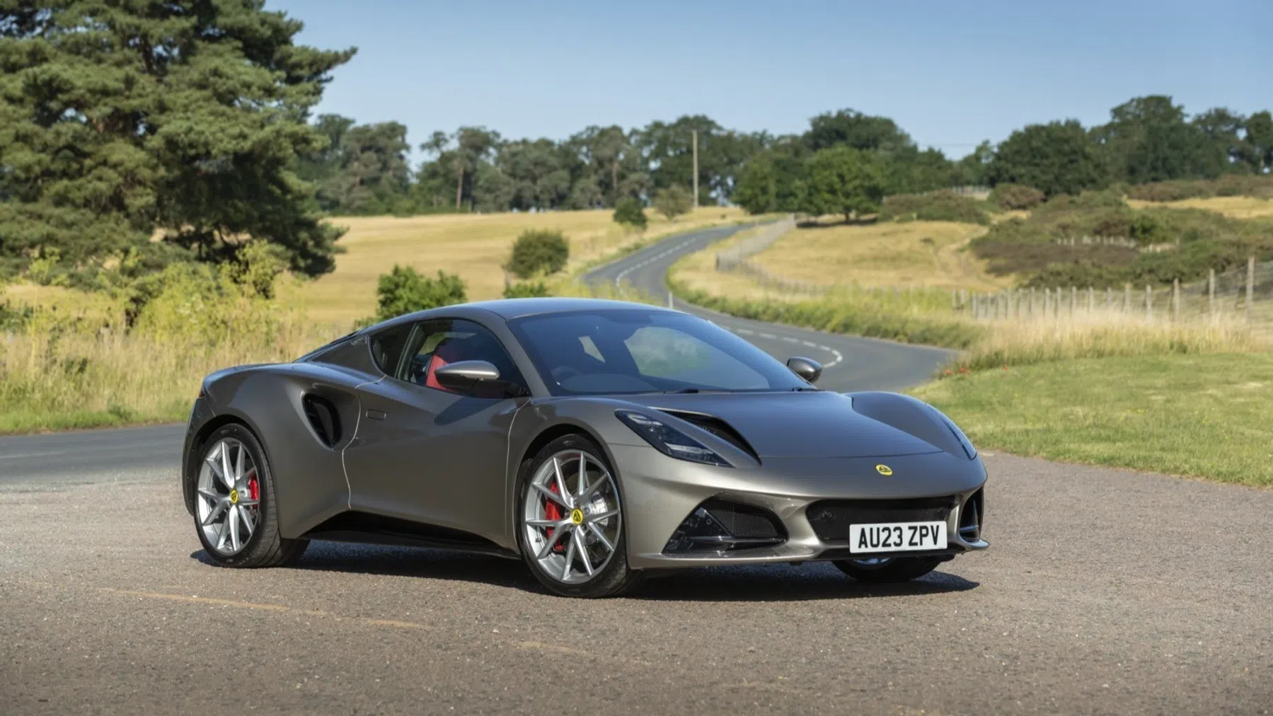 Lotus Emira i4