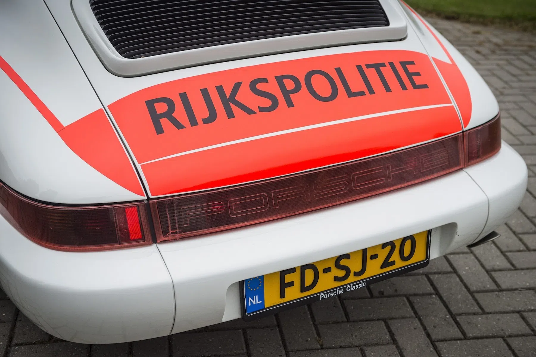 recordpoging Rijkspolitie Porsches
