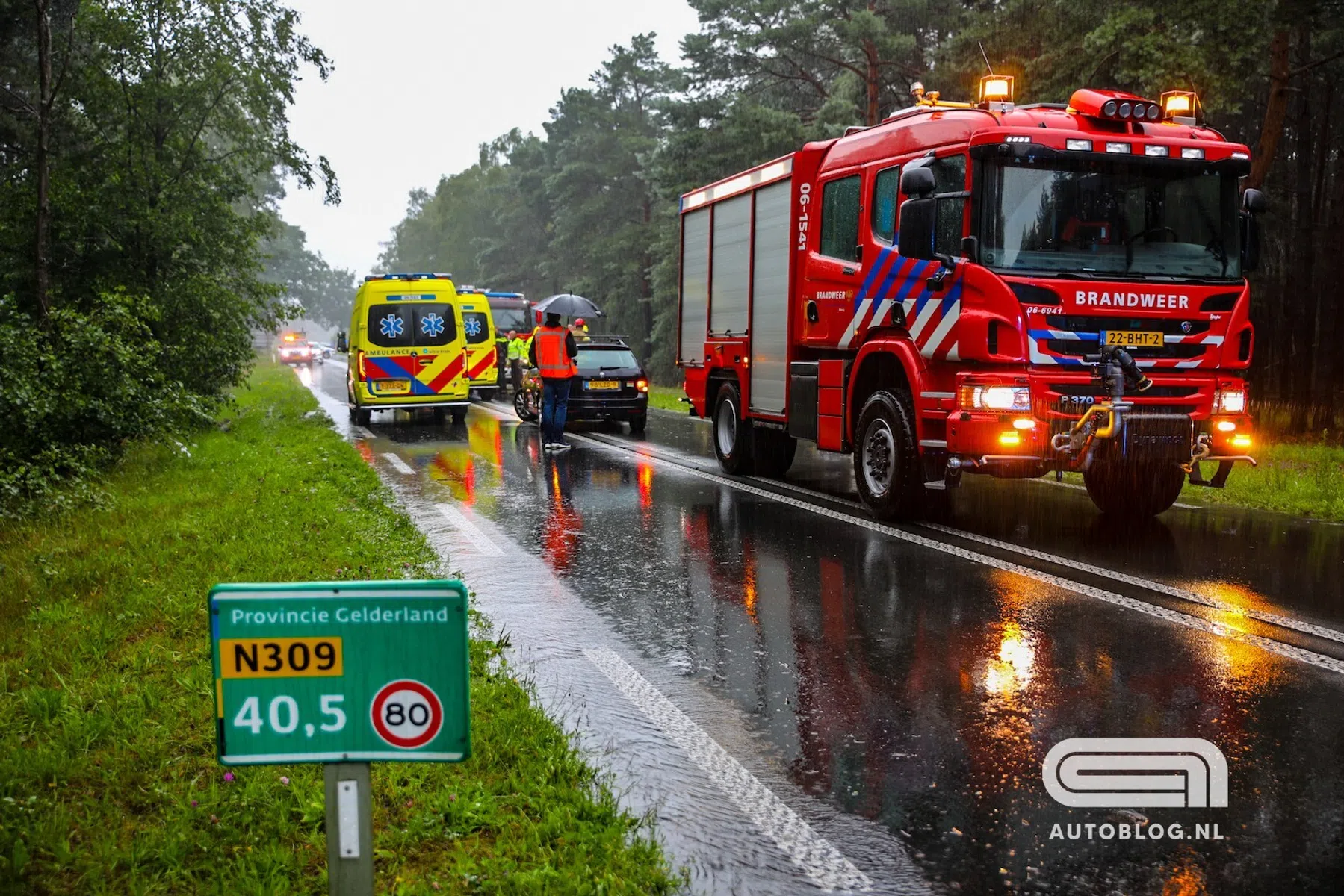 BMW M8 Cabrio crash
