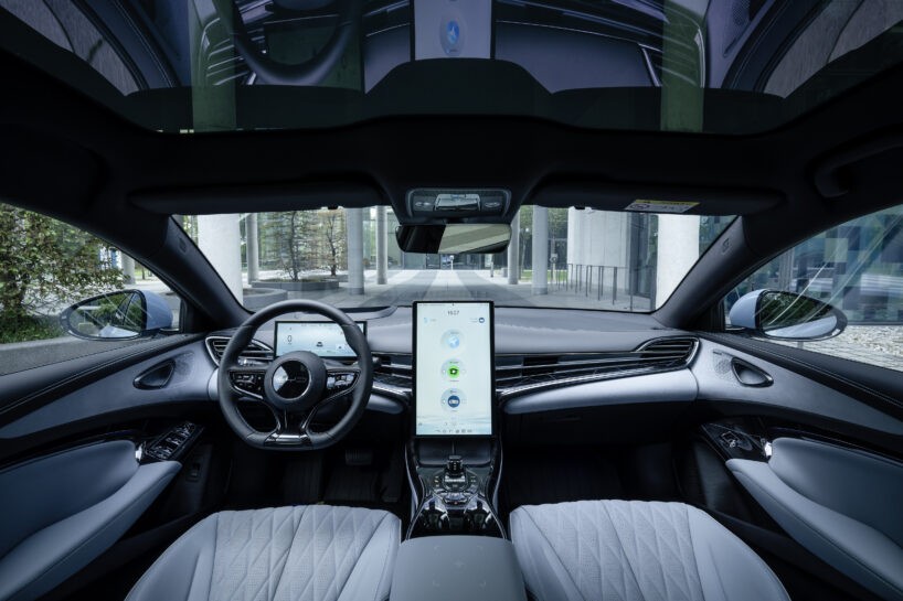 BYD rotating display