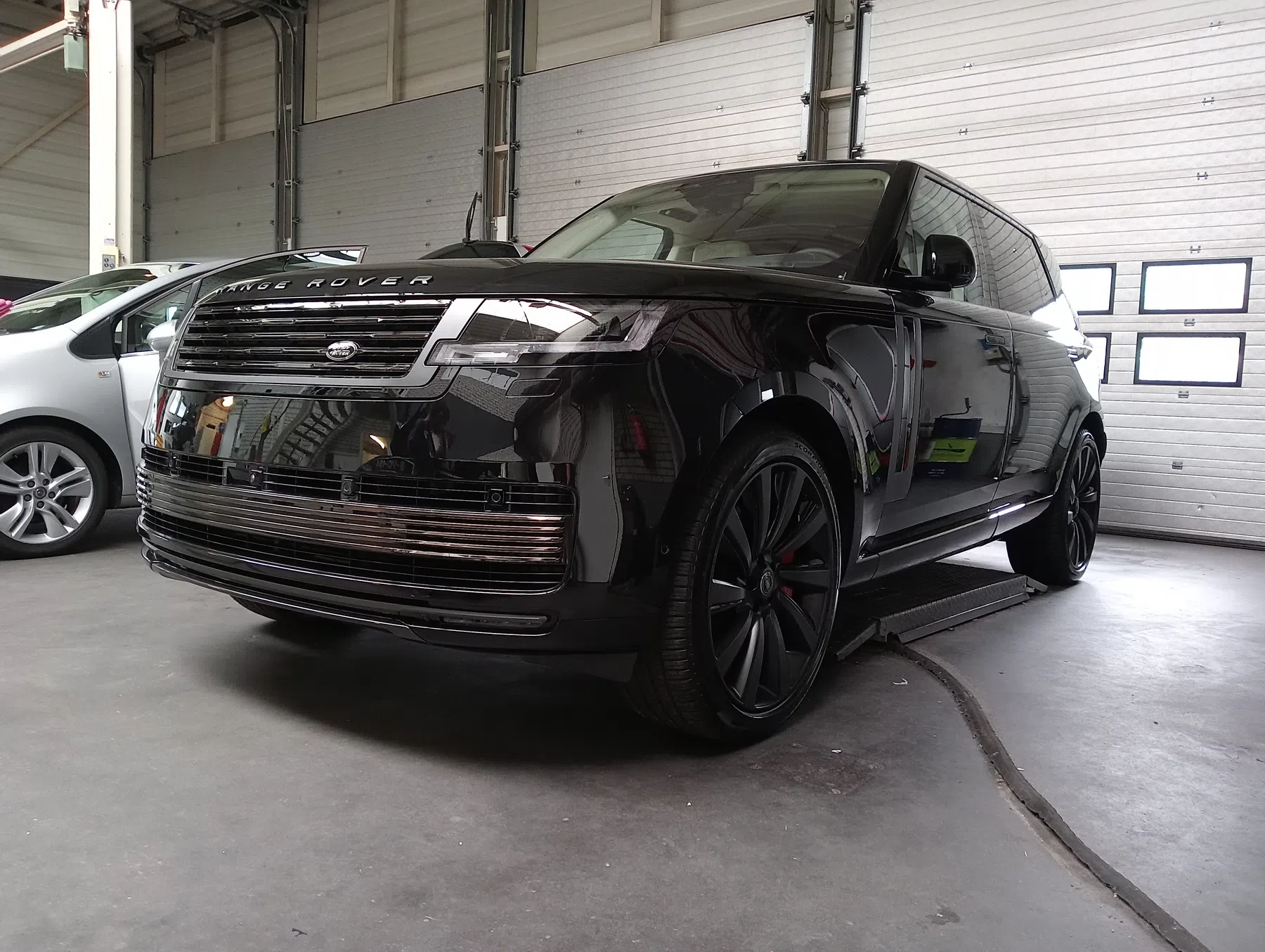 Range Rover SV