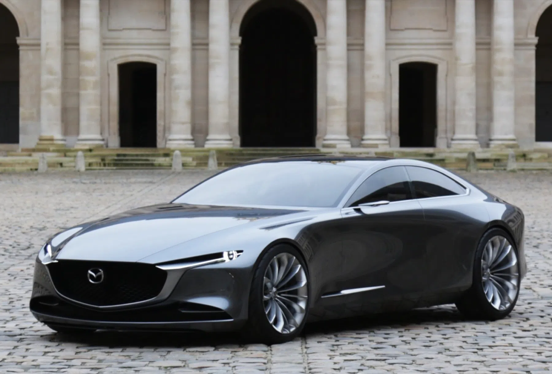 Mazda vierdeurs coupé